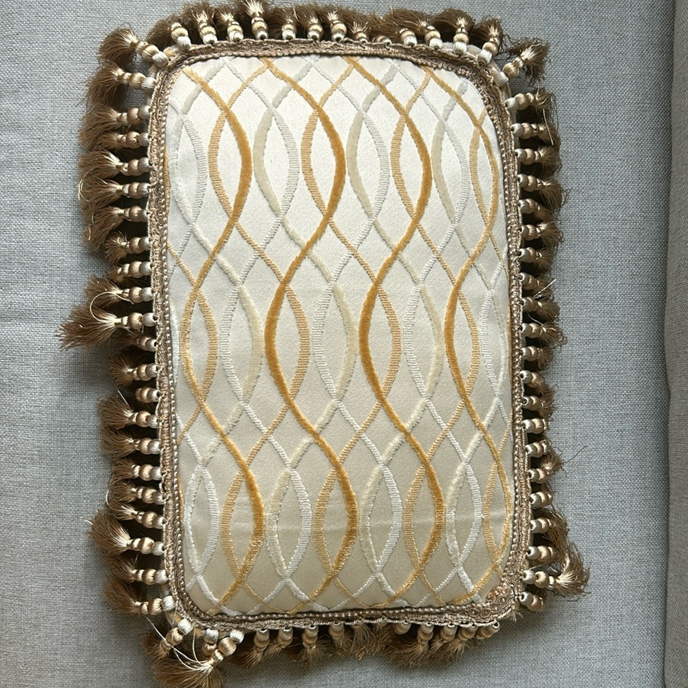 Decorative pillow